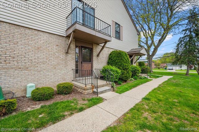 35164 N Bay Circle, Harrison Charter Township, MI 48045