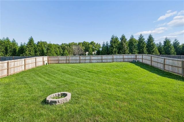404 NW Europa Drive, Grain Valley, MO 64029