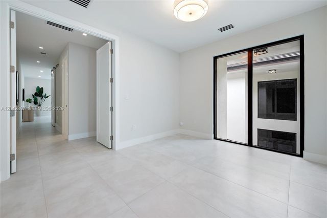 2747 SW 23rd Ter, Miami, FL 33145