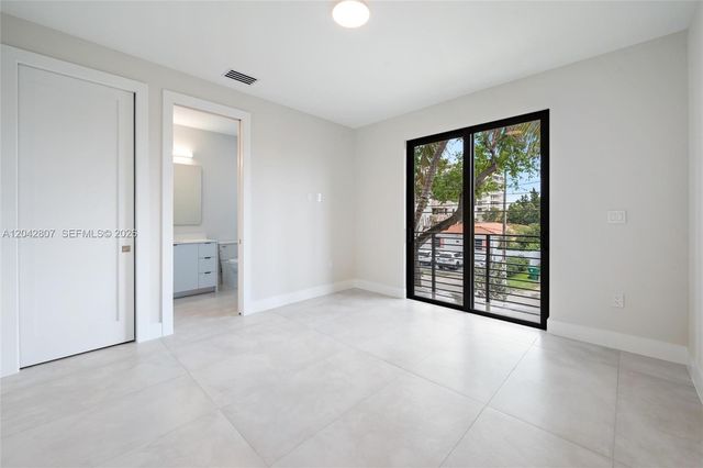 2747 SW 23rd Ter, Miami, FL 33145