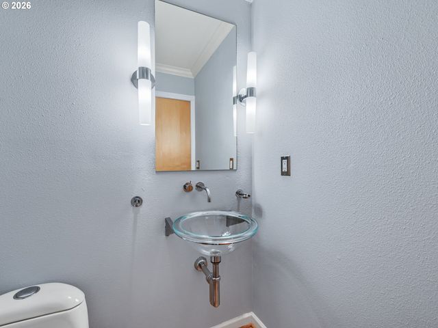 2345 Nw OVERTON St, Portland, OR 97210