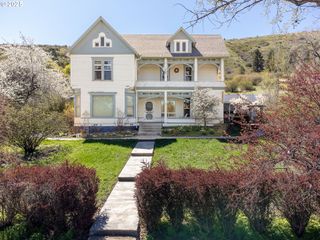 59552 FOOTHILL Rd, La Grande, OR 97850