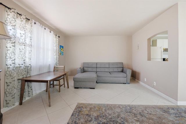 47 Saxony A, Delray Beach, FL 33446