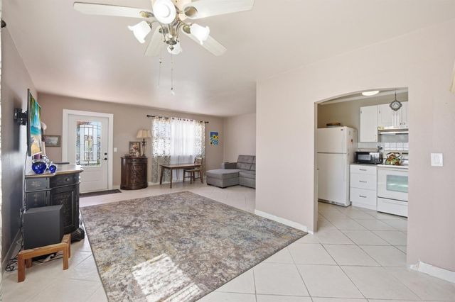 47 Saxony A, Delray Beach, FL 33446