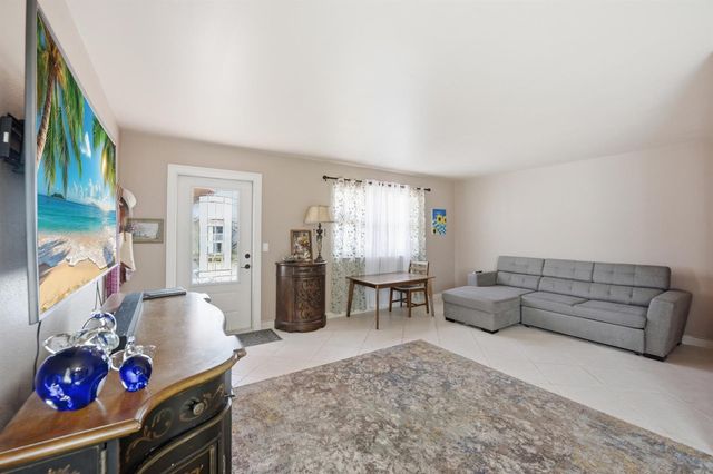 47 Saxony A, Delray Beach, FL 33446