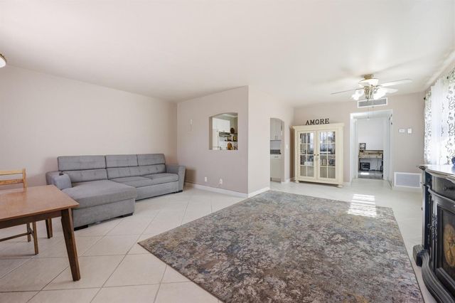 47 Saxony A, Delray Beach, FL 33446