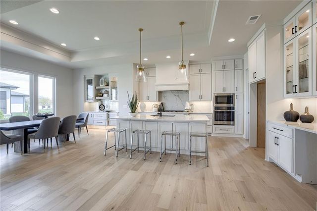 13626 Granada Drive, Leawood, KS 66224