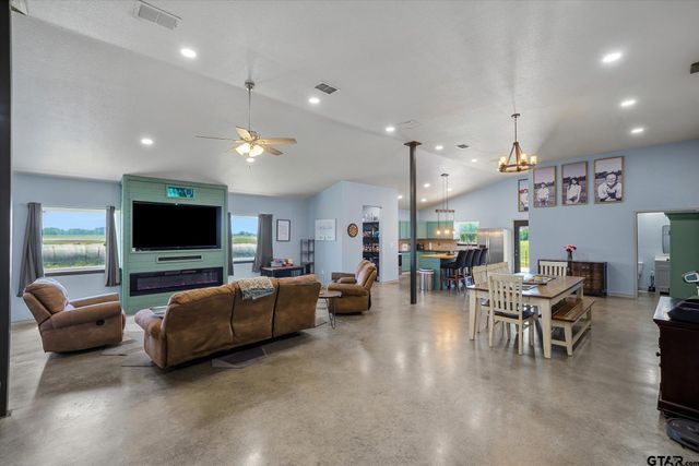 1026 VZ County Road 2115, Canton, TX 75103
