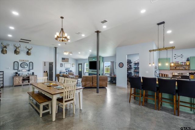 1026 VZ County Road 2115, Canton, TX 75103