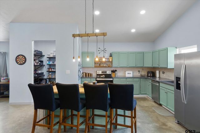1026 VZ County Road 2115, Canton, TX 75103