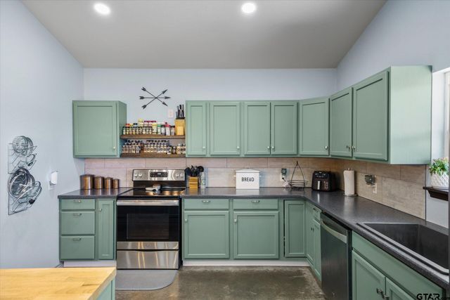 1026 VZ County Road 2115, Canton, TX 75103