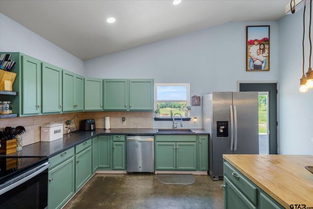1026 VZ County Road 2115, Canton, TX 75103