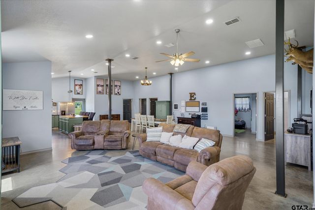 1026 VZ County Road 2115, Canton, TX 75103
