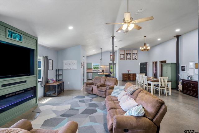 1026 VZ County Road 2115, Canton, TX 75103