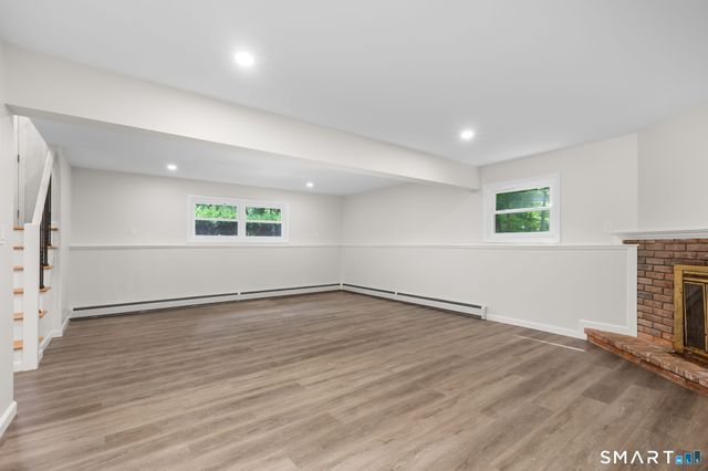 2 Oakwood Drive, New Fairfield, CT 06812