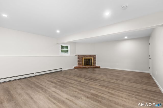 2 Oakwood Drive, New Fairfield, CT 06812