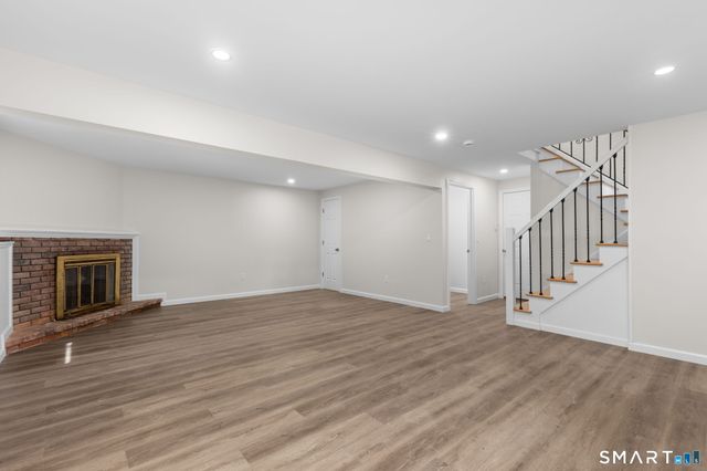 2 Oakwood Drive, New Fairfield, CT 06812