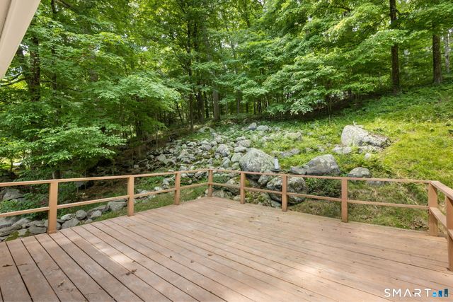 2 Oakwood Drive, New Fairfield, CT 06812