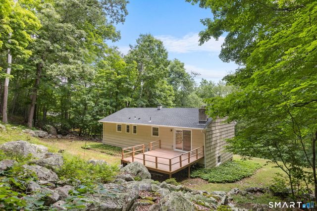 2 Oakwood Drive, New Fairfield, CT 06812