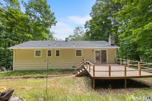 2 Oakwood Drive, New Fairfield, CT 06812