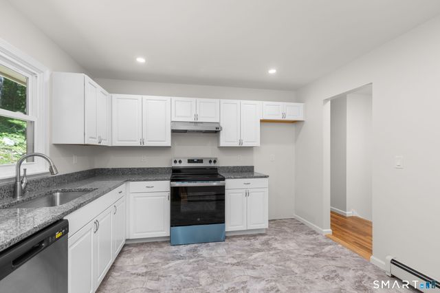 2 Oakwood Drive, New Fairfield, CT 06812