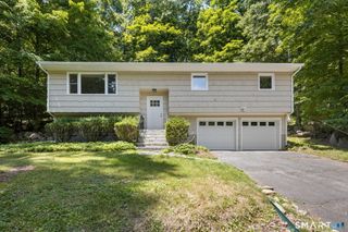 2 Oakwood Drive, New Fairfield, CT 06812
