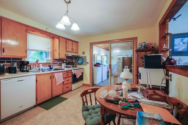 23 Thayer St, Leominster, MA 01453