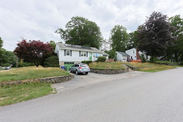 23 Thayer St, Leominster, MA 01453