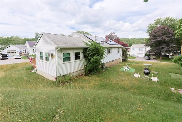 23 Thayer St, Leominster, MA 01453