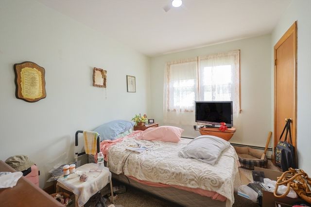 23 Thayer St, Leominster, MA 01453