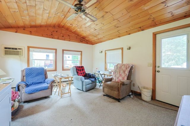 23 Thayer St, Leominster, MA 01453