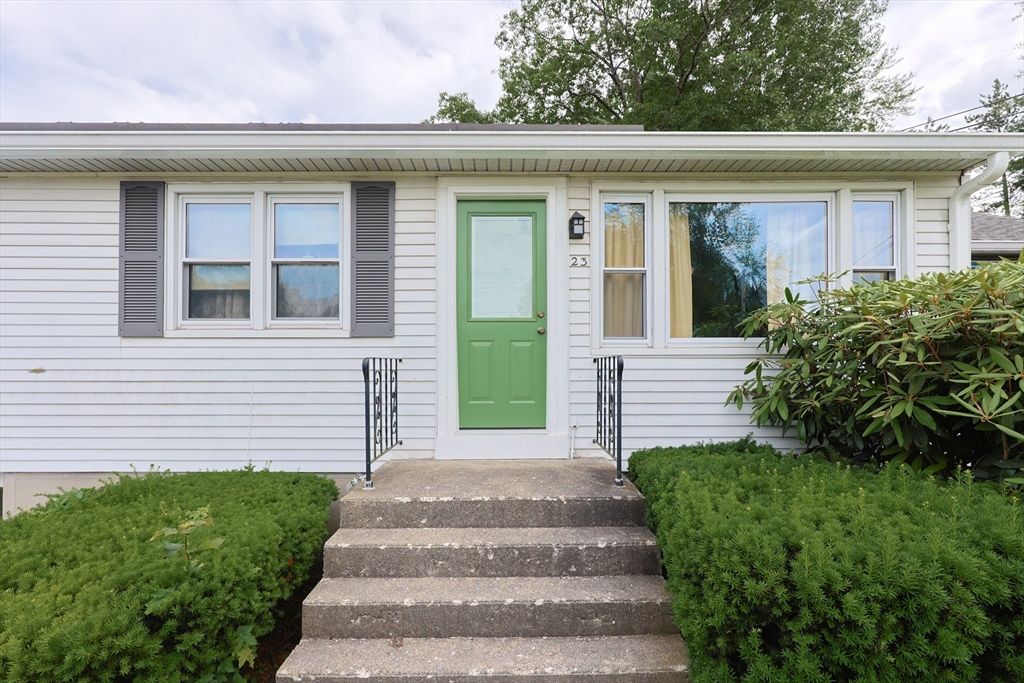23 Thayer St, Leominster, MA 01453