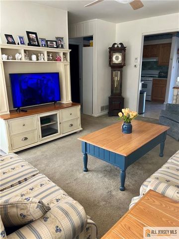 206 Oakmanor Parkway, South Plainfield, NJ 07080