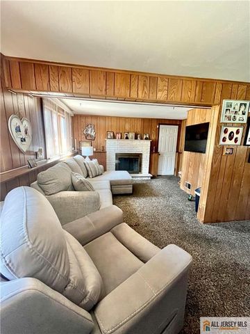 206 Oakmanor Parkway, South Plainfield, NJ 07080