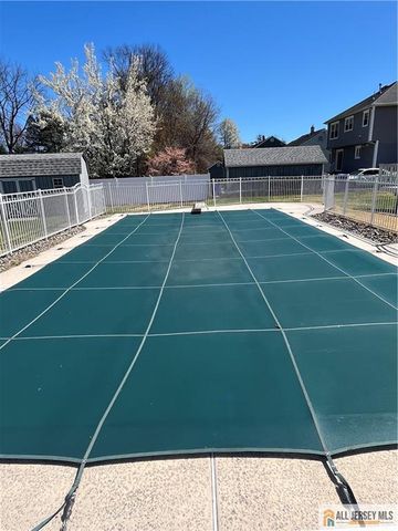 206 Oakmanor Parkway, South Plainfield, NJ 07080