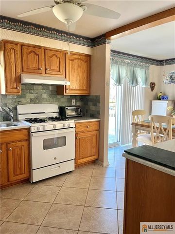 206 Oakmanor Parkway, South Plainfield, NJ 07080