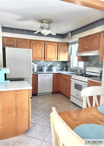 206 Oakmanor Parkway, South Plainfield, NJ 07080