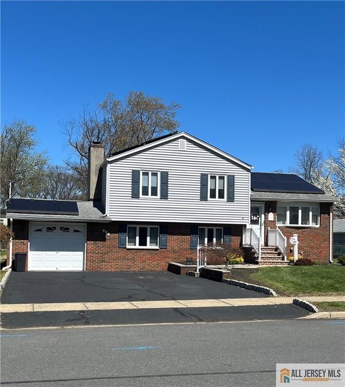 206 Oakmanor Parkway, South Plainfield, NJ 07080