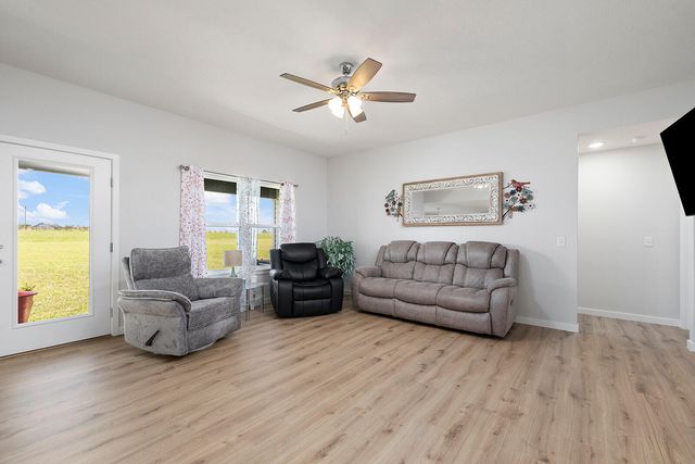 345 Division Street, Sparta, MO 65753