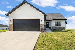 345 Division Street, Sparta, MO 65753