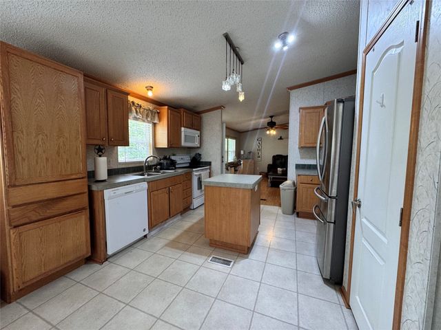 8532 Marthas Way, Alvarado, TX 76009