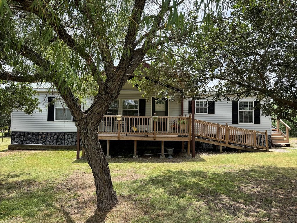8532 Marthas Way, Alvarado, TX 76009