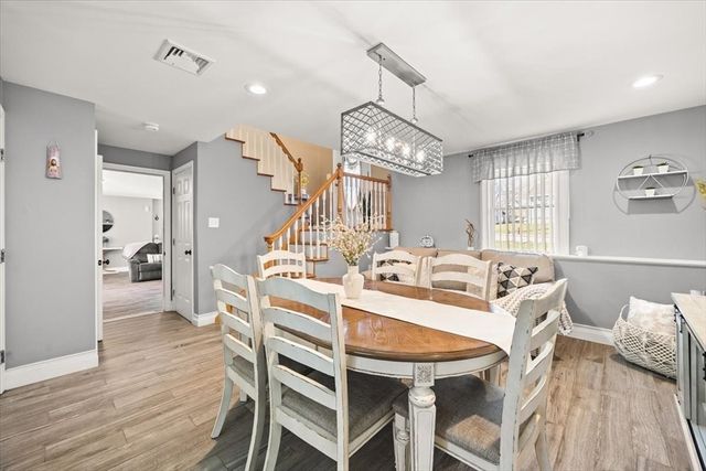 82 Gifford Ave, Dartmouth, MA 02747