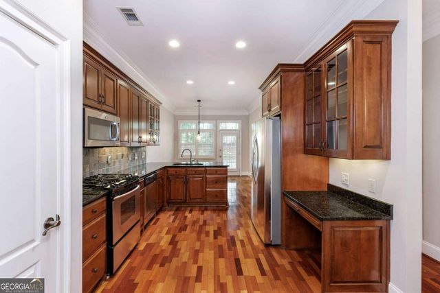 8720 Parker Place, Roswell, GA 30076