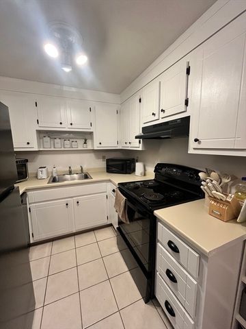 48 N Emerson 9, Wakefield, MA 01880