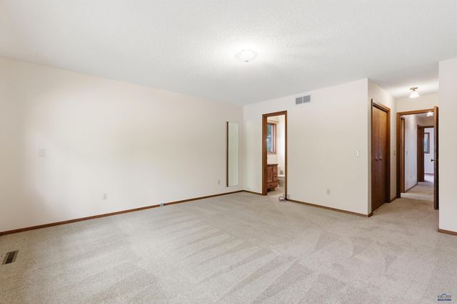 610 FAIRLAWN DR, Rapid City, SD 57702