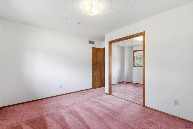 610 FAIRLAWN DR, Rapid City, SD 57702