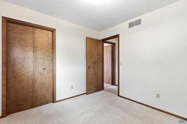 610 FAIRLAWN DR, Rapid City, SD 57702