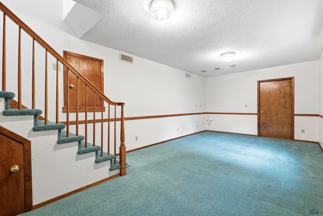 610 FAIRLAWN DR, Rapid City, SD 57702
