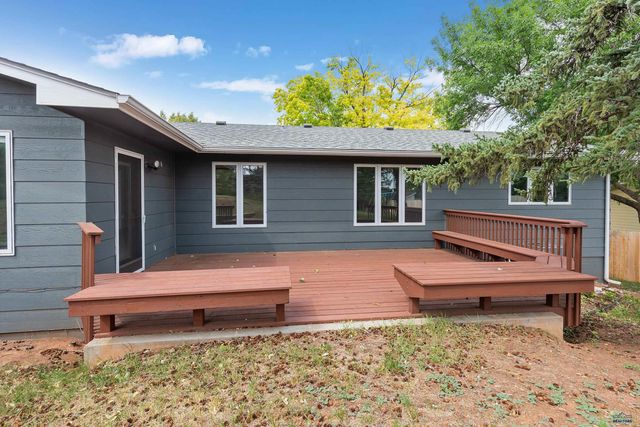 610 FAIRLAWN DR, Rapid City, SD 57702